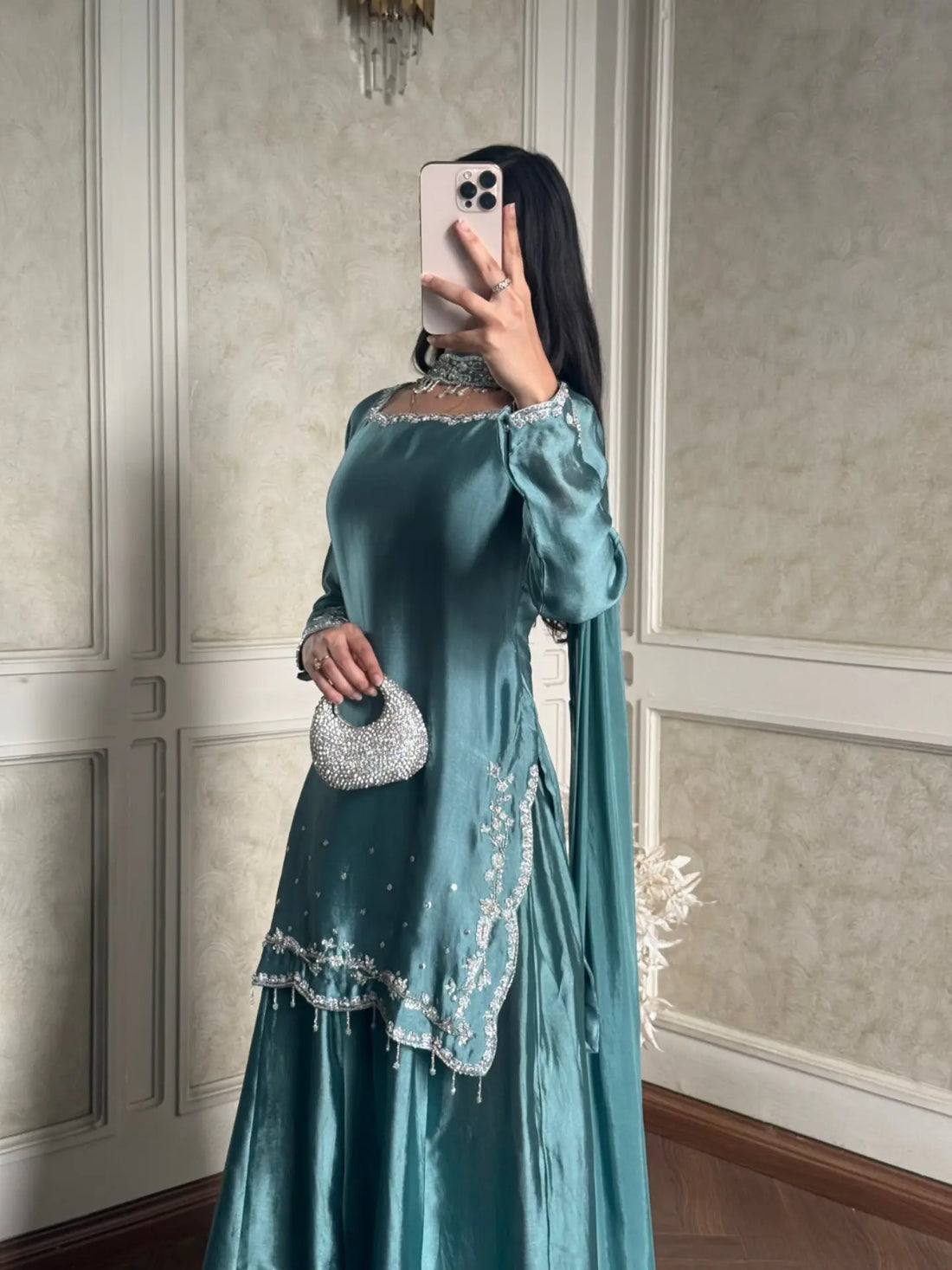DRESS CODE: ICE BLUE