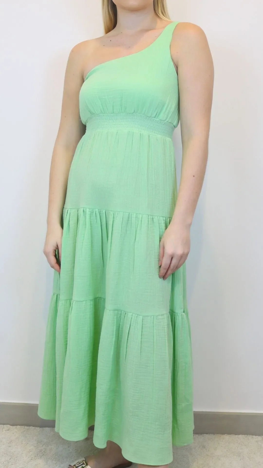 Design Code: One shoulder long dress